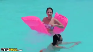 Hot babe masturbates